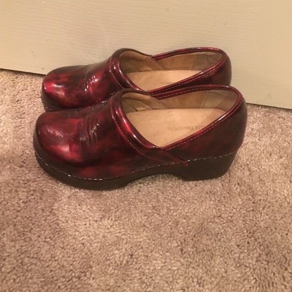 Shoes - Picture 2 of 4