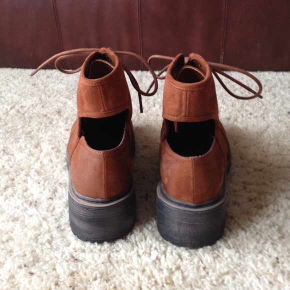 Qupid Cutout Boots size 8.5 - Picture 3 of 4