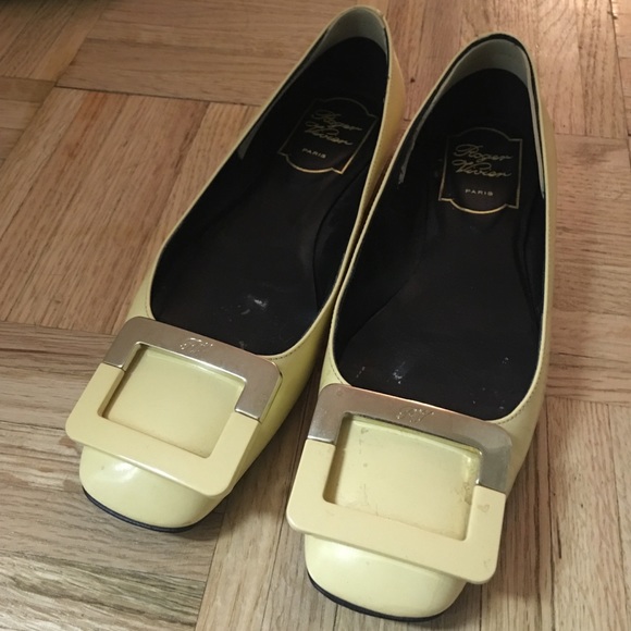 Roger vivier spring collection flats in 4.5!