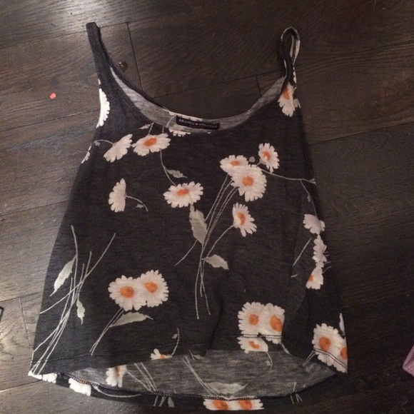 🐨💖👀Sold👀💖🐨Brandy Melville Daisy Crop Tank