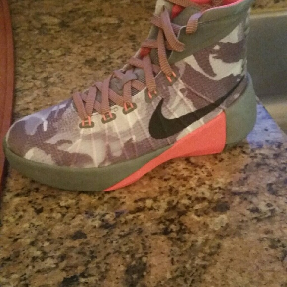 Meet your Posher, Christie - Picture 1 of 1