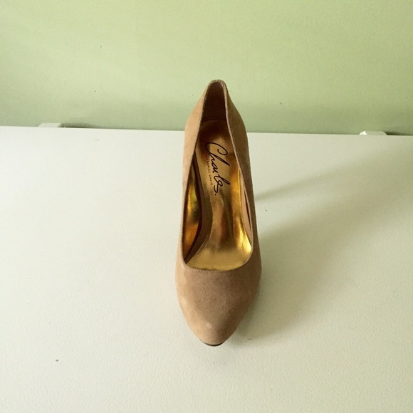 Charles David Suede Pumps - Picture 2 of 3