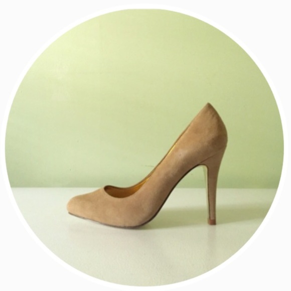 Charles David Suede Pumps - Picture 1 of 3
