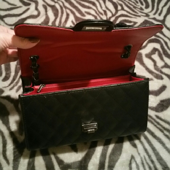 Gorgeous Chic HandBag - Picture 2 of 4