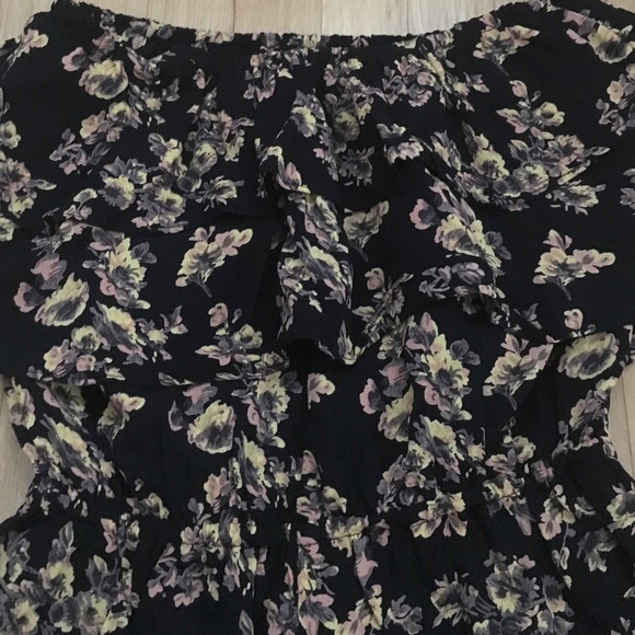 Planet Blue Ruffle Floral Romper - Picture 2 of 4