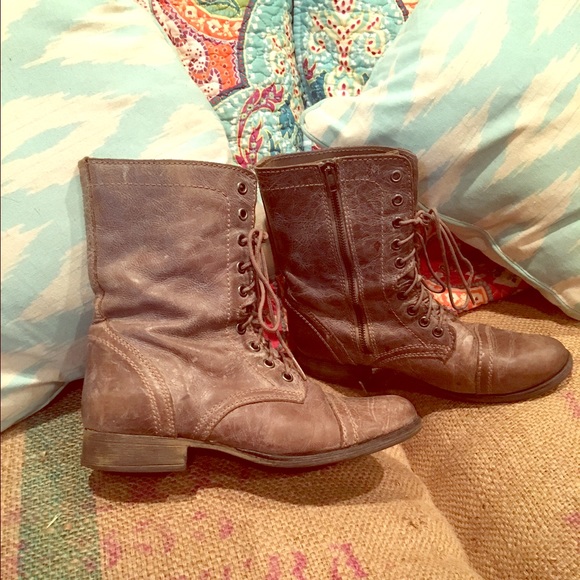 SOLD Steve Madden leather Trooper boots 8
