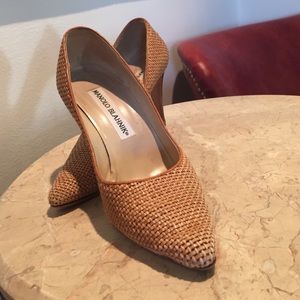 Vintage tan leather woven Manolo Blahnik pumps.