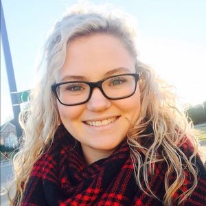 Meet your Posher, Courtney