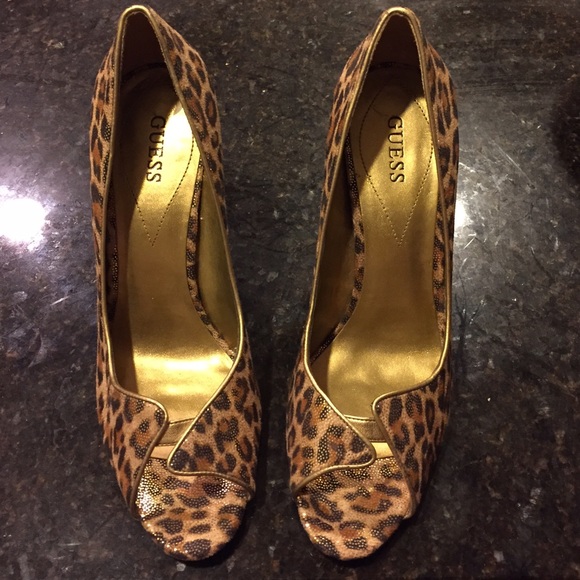 <<Guess•Open•Toes>> - Picture 3 of 4