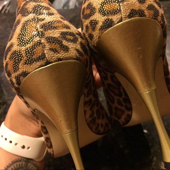 <<Guess•Open•Toes>> - Picture 4 of 4