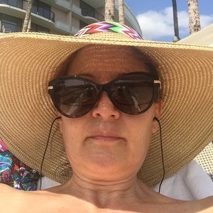 Meet your Posher, Faten