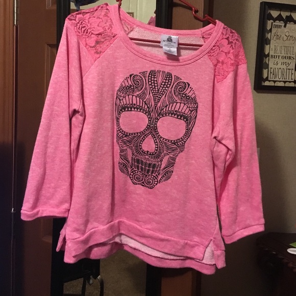 Skull sweater with lace shoulders