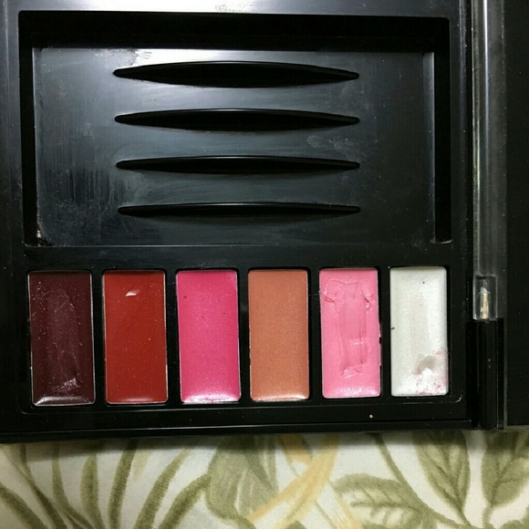 Profusion Makeup Set - Picture 2 of 2