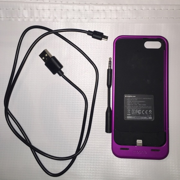 Pink mophie IPhone 5/5s case!!
