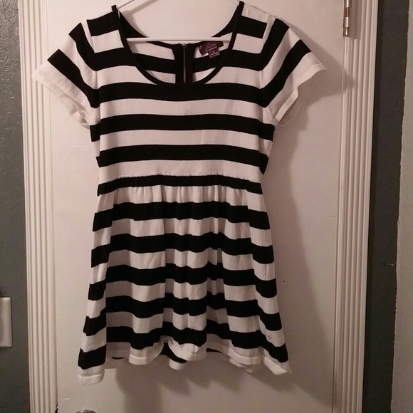 SALE! Maternity shirt sleeve shirt