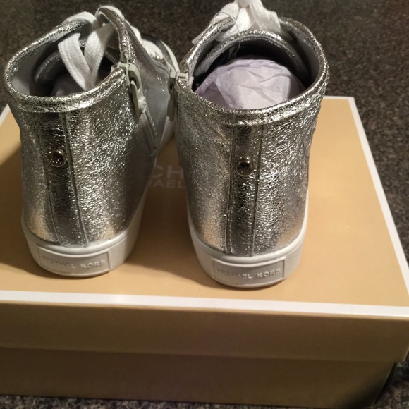 SOLD - Picture 3 of 4