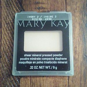 Mary Kay  Sheer Pressed Mineral Powder