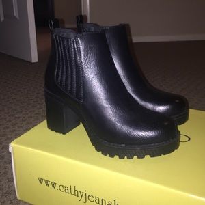 Cathy Jean Platform Booties💞
