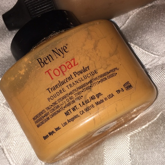Ben Nye powder in Topaz