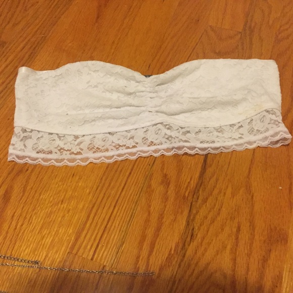 White lace bandeau