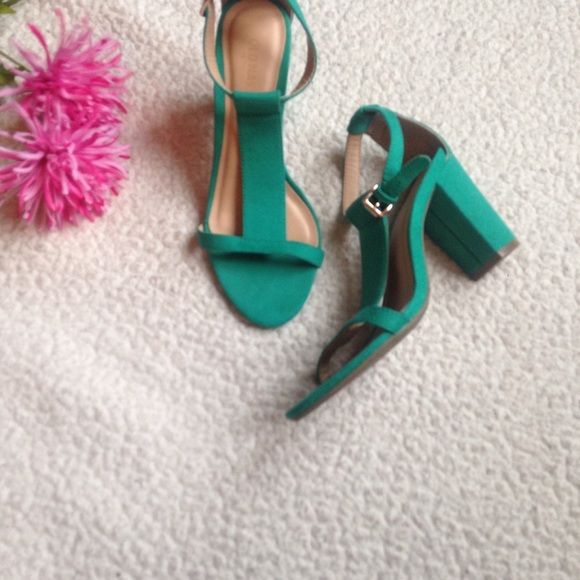 navy green heels