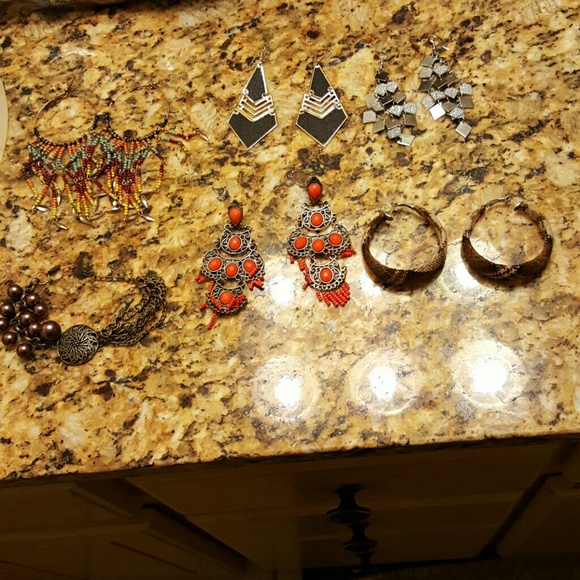 5 pairs classy earring and bracelet