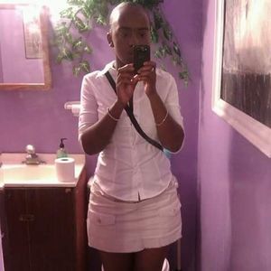 Meet your Posher, Kenisha