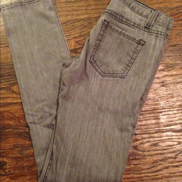 Gray skinny jeans