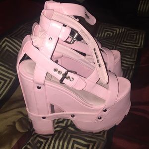 Yru platform heels
