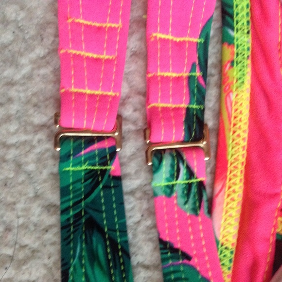 ❌SOLD❌ Push-up bikini top - Picture 4 of 4