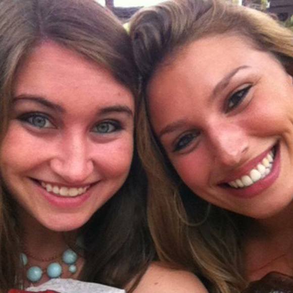 Meet your Posher, Alexia - Picture 1 of 1