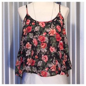 🤩5 for $25 SALE🤩 Floral Print Crop Top