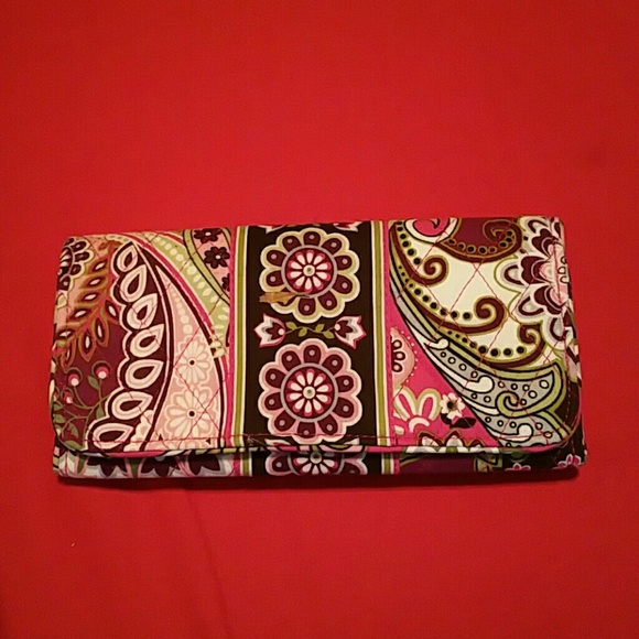 Trifold wallet/checkbook wallet