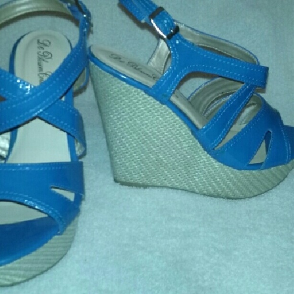Size 10 Blue wedges