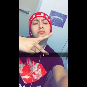 Meet your Posher, Andrea