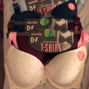 Hard to find size 34DD. Five bras!  NWT