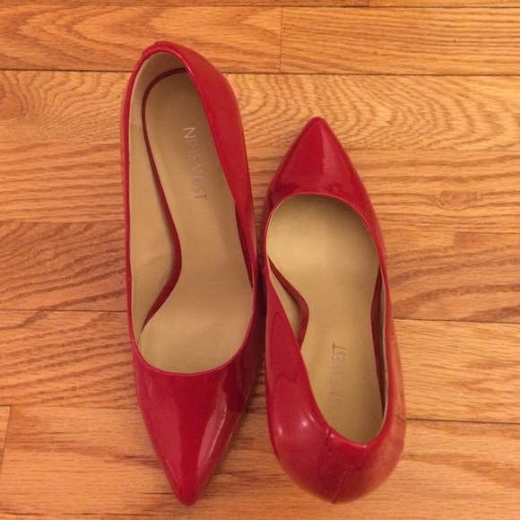 Red Nine West pointed toe heels 3.75 inch