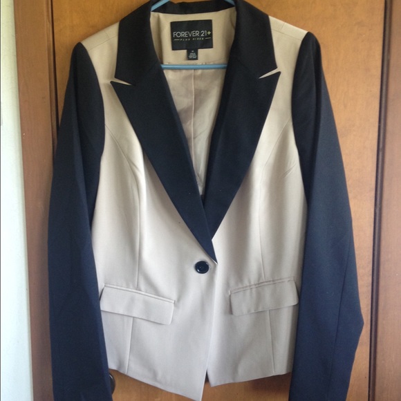 NWOT tan and black blazer - Picture 2 of 2