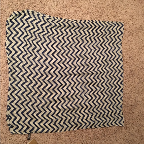 Francesca's Infinity Scarf Blue Chevron NEW