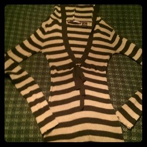 Long sleeve lightweight sweater