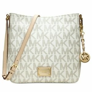 Michael Kors  Jet set Crossbody purse