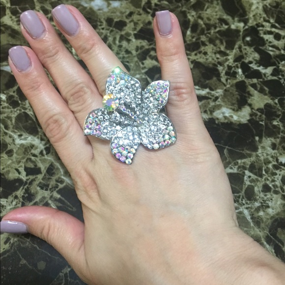 Jewelry - 🔷Flower Ring🔷