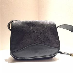 Authentic, Gucci cross body vintage handbag