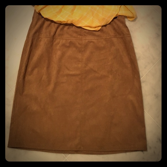 Max studio faux suede skirt S