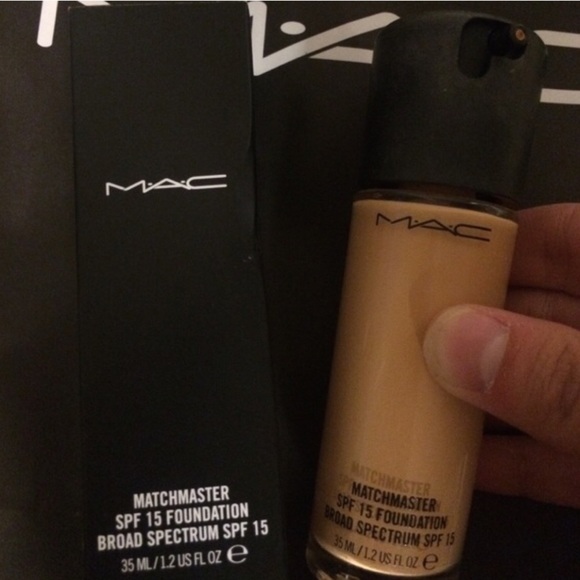 MAC Matchmaster SPF 15 Foundation 1.5 Light