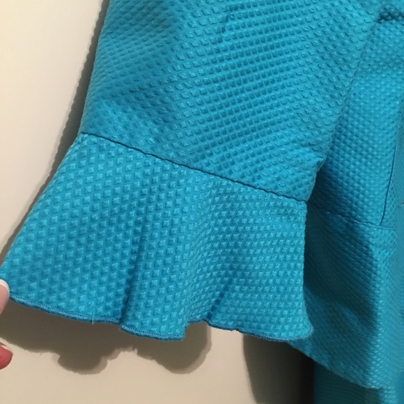 Spring suit - Picture 3 of 4