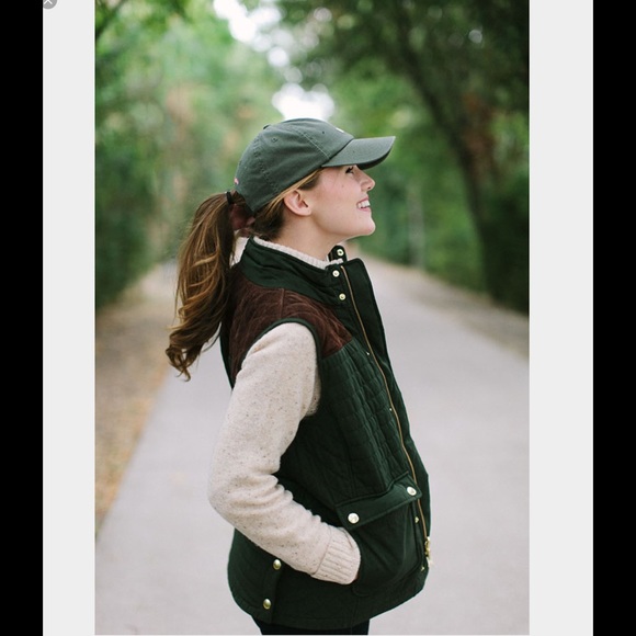 Vineyard Vines hunter vest Rare in olive - Picture 2 of 8