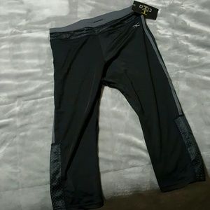 2 pr Coco Limon athletic Capri.