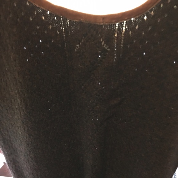 Vests - Picture 3 of 4