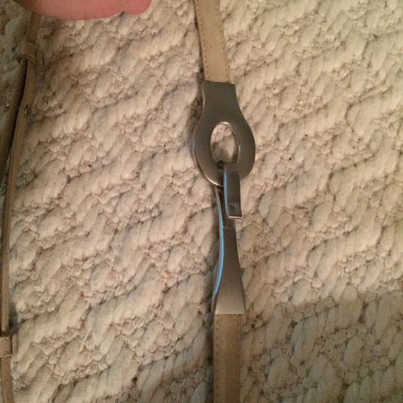 Nude leather toggle belt